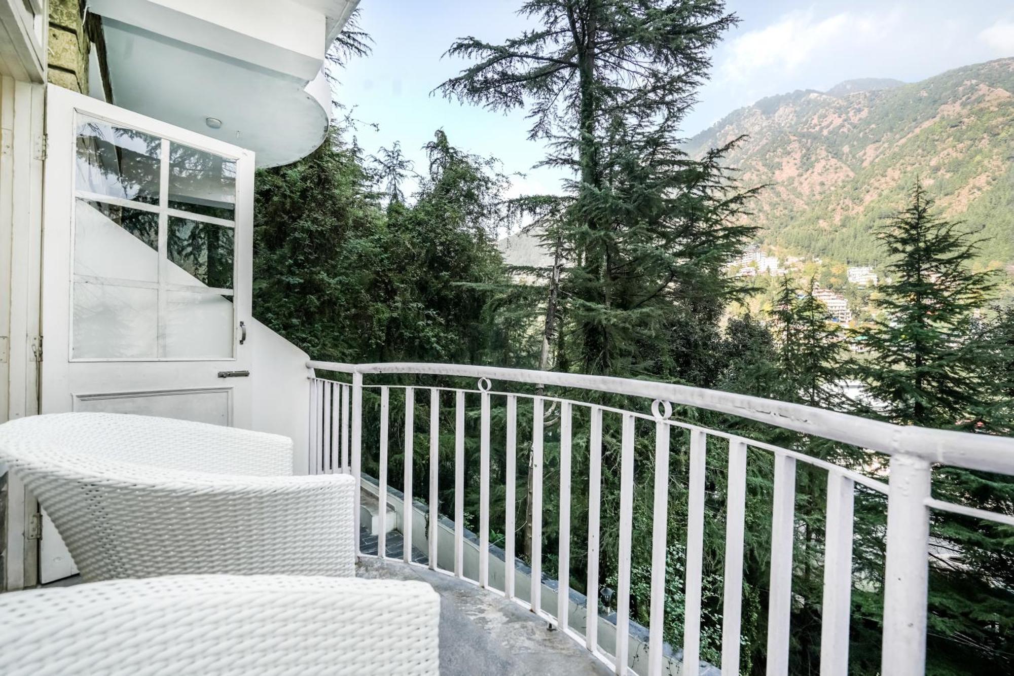 The Bunksters Mcleodganj, Dharmkot Hostel МакЛеод Ганж Екстериор снимка