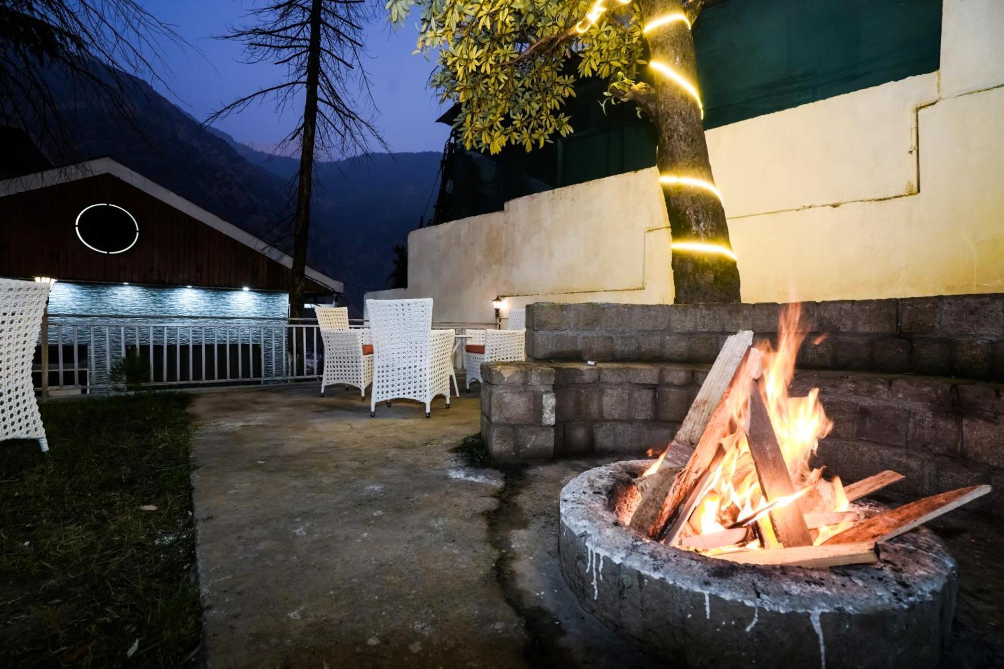 The Bunksters Mcleodganj, Dharmkot Hostel МакЛеод Ганж Екстериор снимка