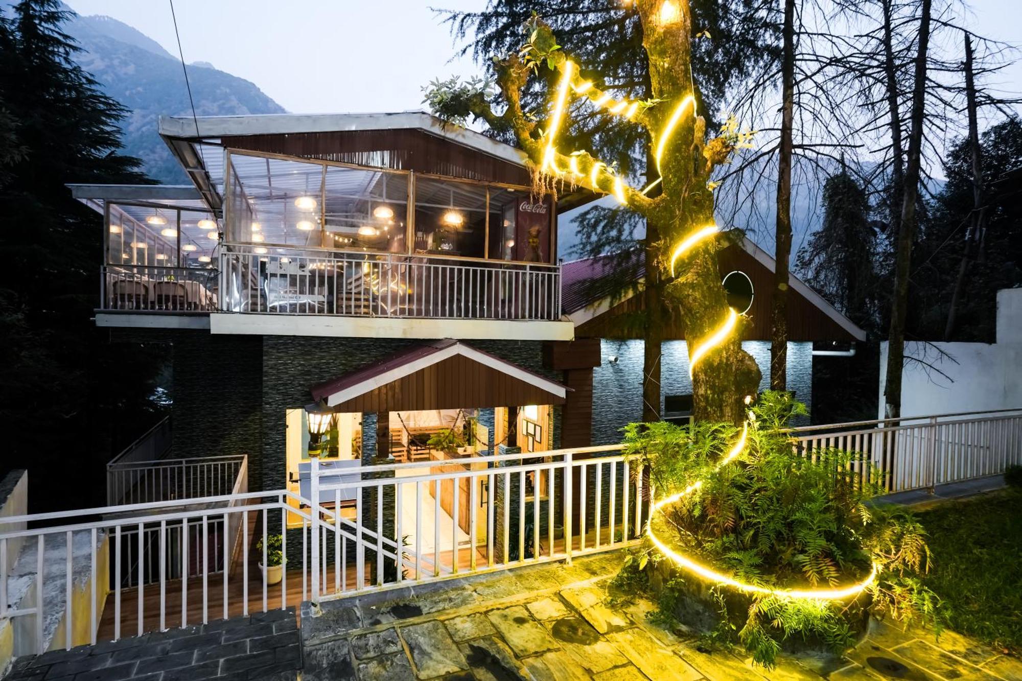 The Bunksters Mcleodganj, Dharmkot Hostel МакЛеод Ганж Екстериор снимка